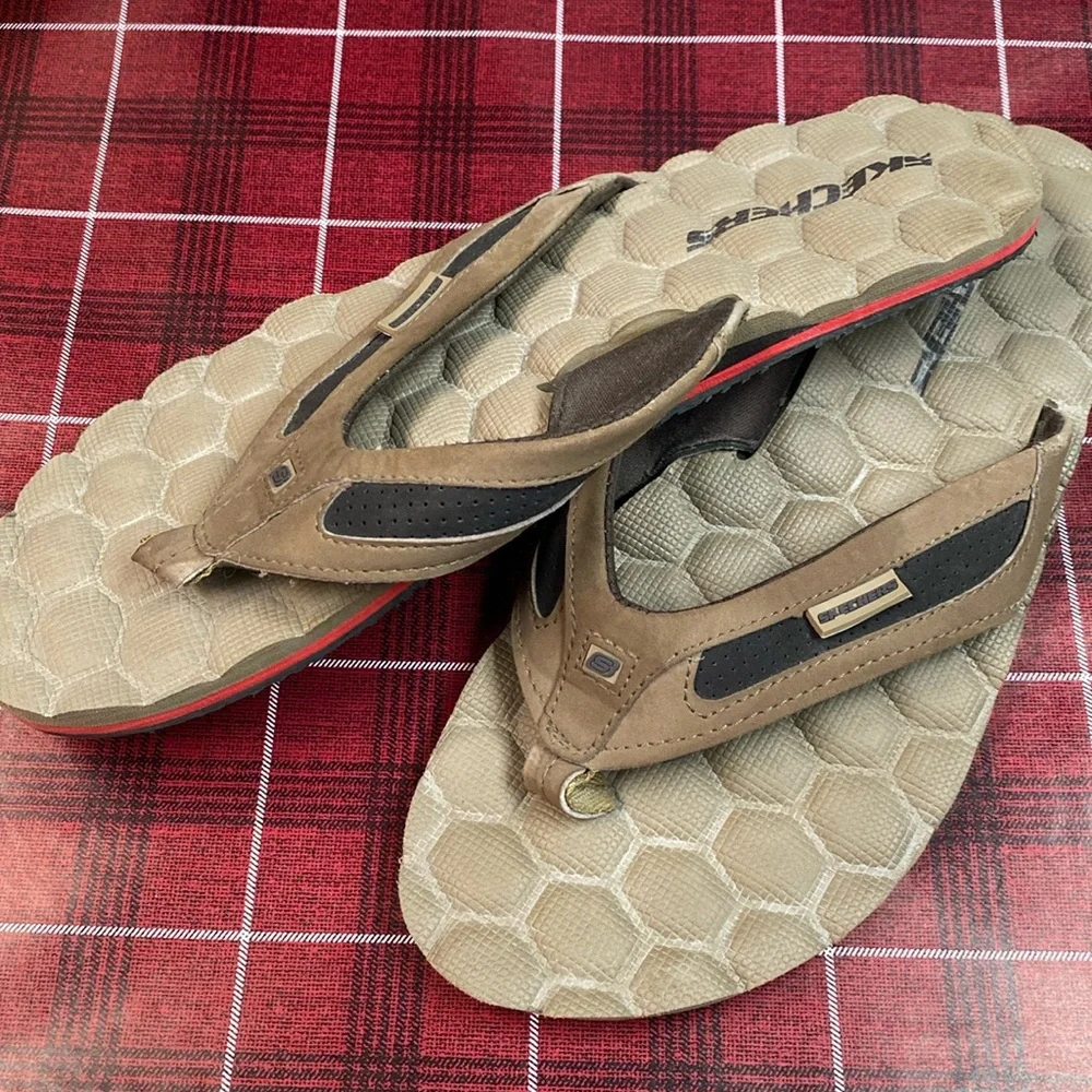 Sketchers tan flip flops